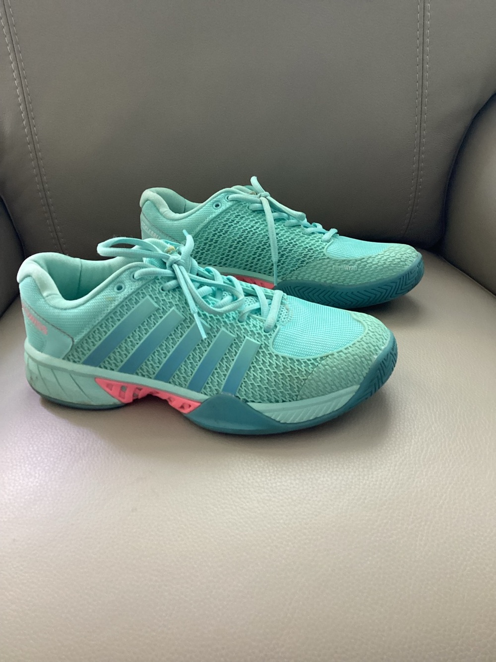 K-Swiss Mint-Turquoise Pickleball shoes with Pink Highlights